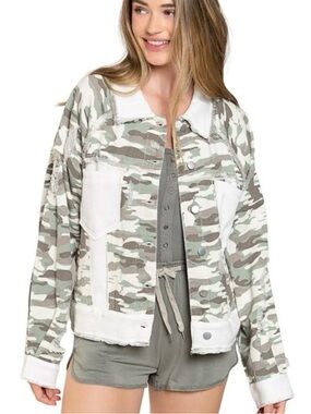 POL Women’s Camo Button-Down Jacket